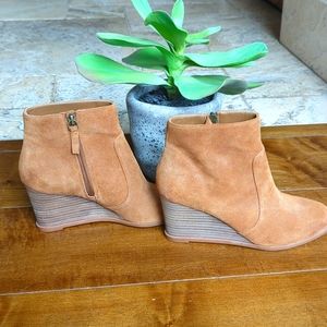 Nordstroms BP beige suede boots